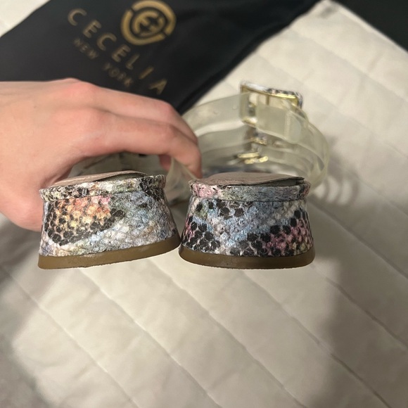 Sold - Picture 5 of 8